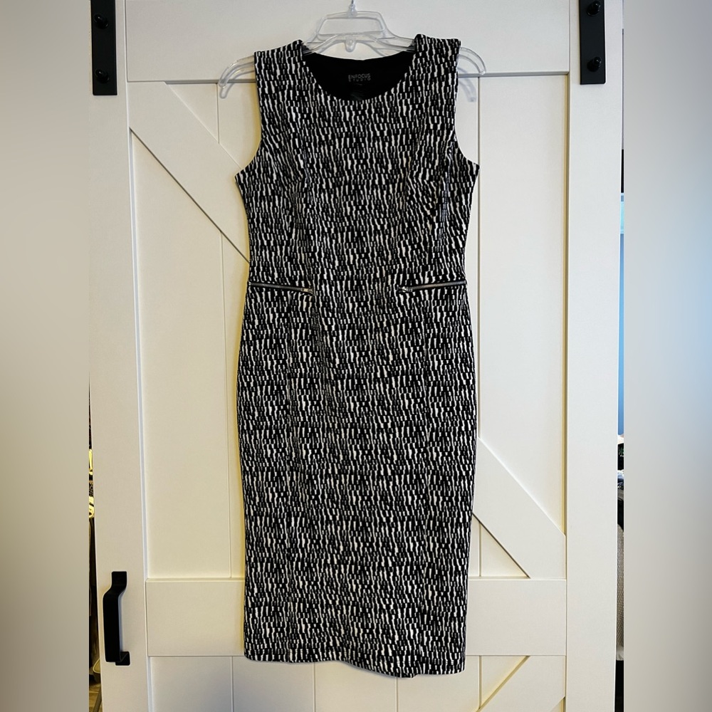 Classy Business Dress, like new; comfort and style black and white, WOMENS sz 6